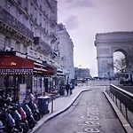 Regal Du Arc De Triomphe II